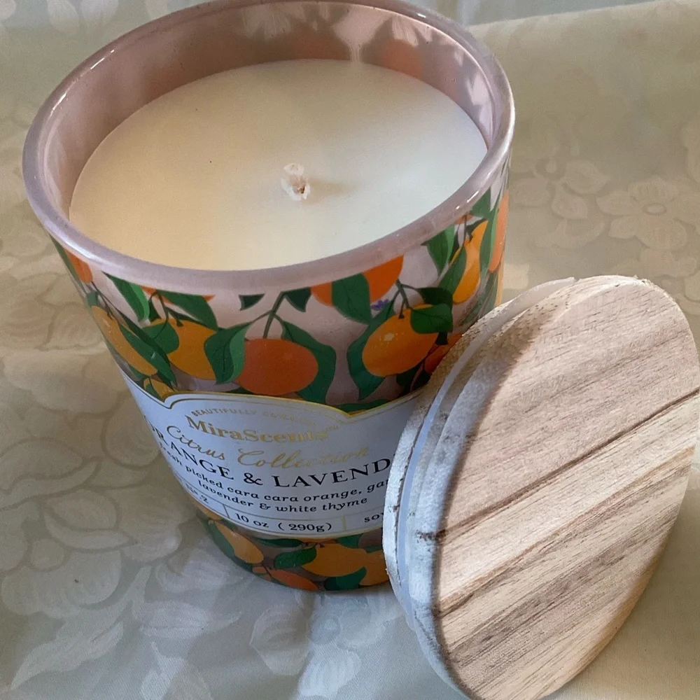 Mira Scents Citrus Collection Soy Candle. Citrus & Lavender scent 10 oz.